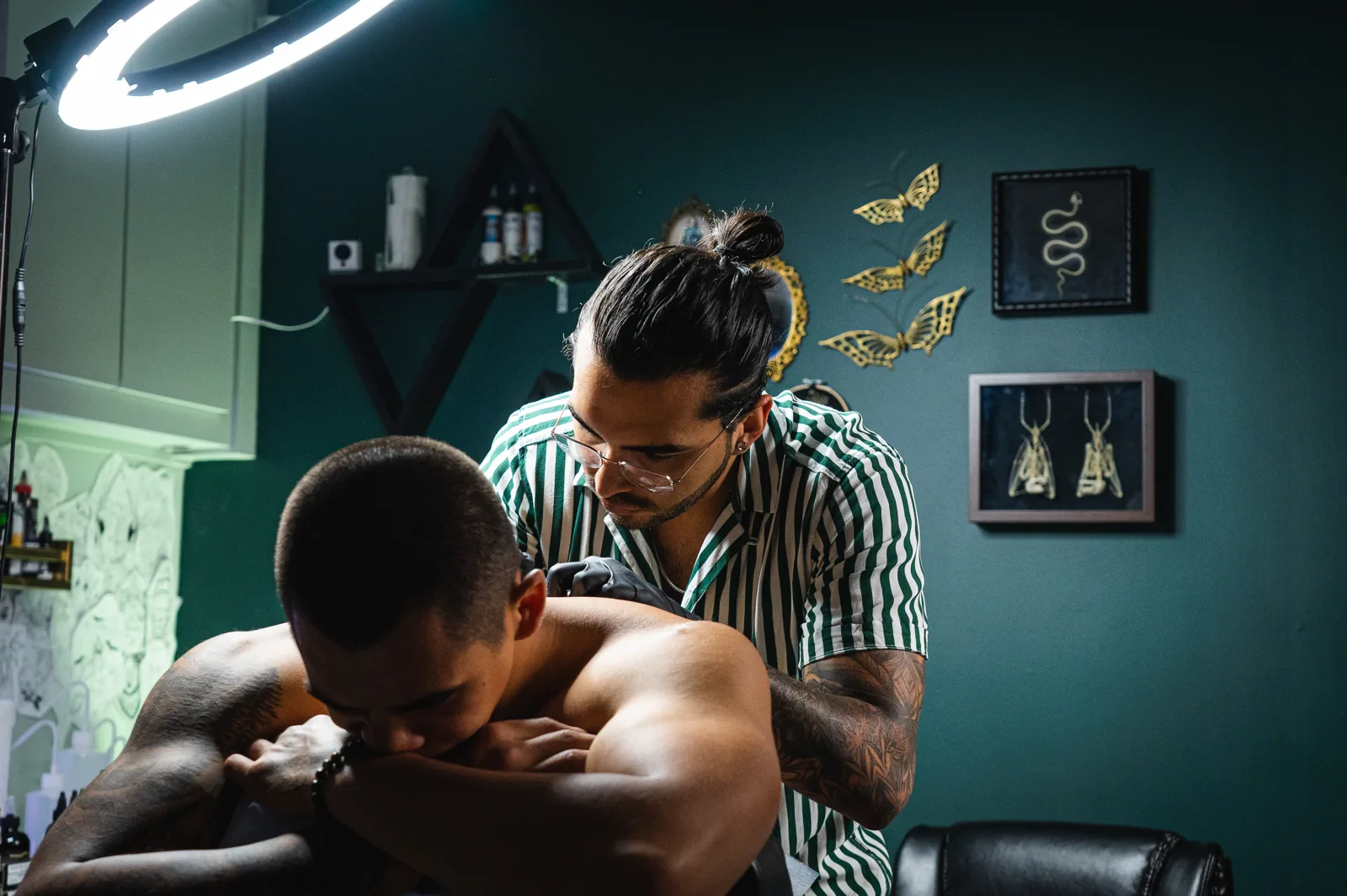 Alonso Blades tattoo artistry and studio photography